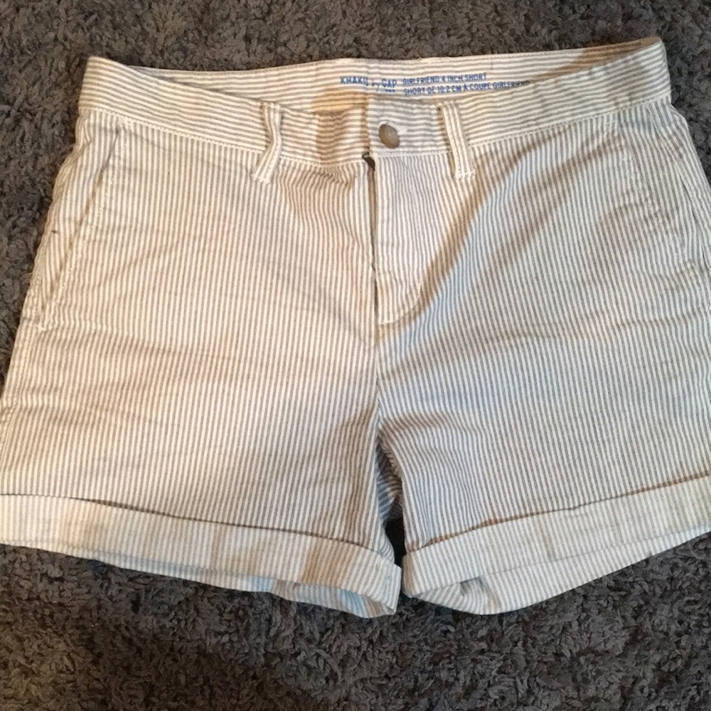 Gap size 6 girlfriend khaki shorts navy stripes